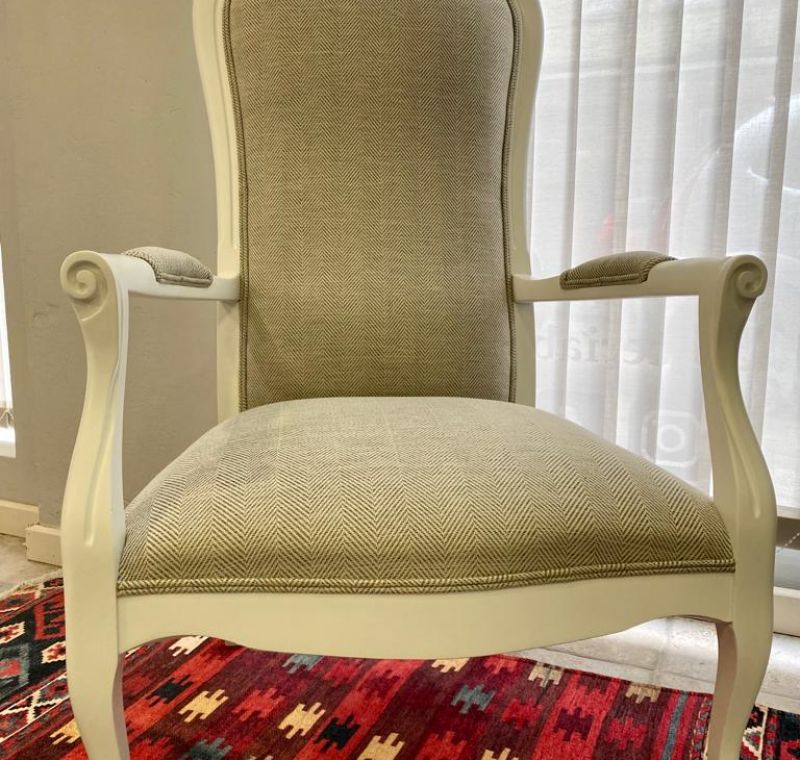 Silla clásica tapizada